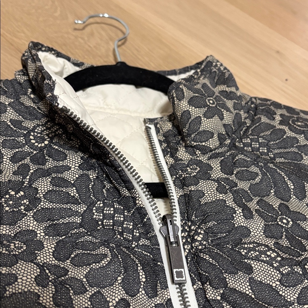 LIZ CLAIBORNE (XL) Quilted Reversible Vest Floral Patterned / Cream Lightweight - Picture 10 of 13